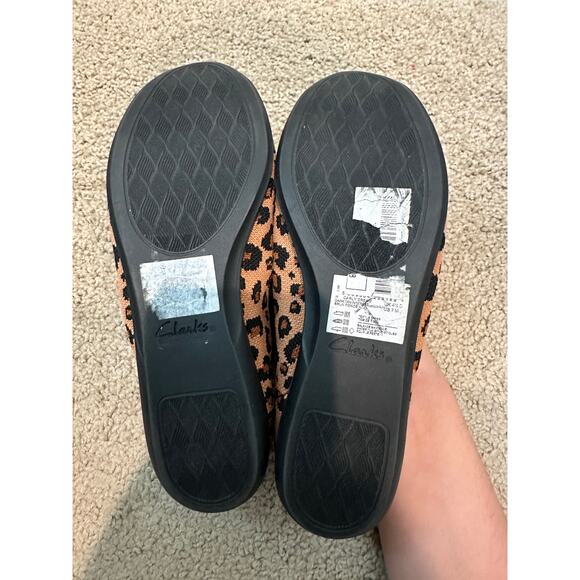 CLARKS | Cloudstepper Carly Dream Leopard Print Slip On Loafers | Women’s 7 - Picture 7 of 7